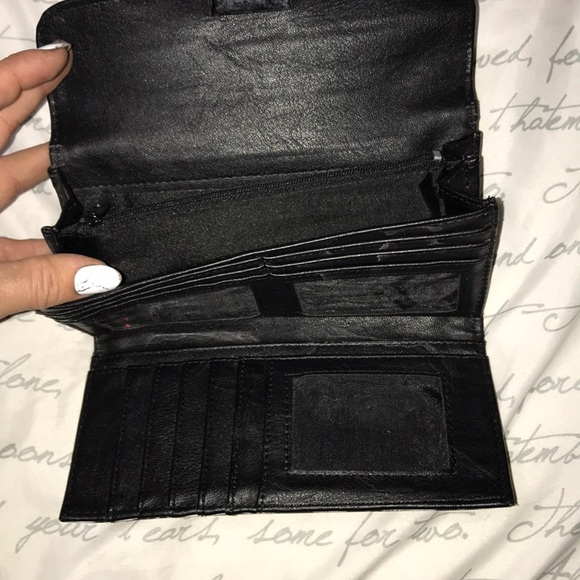 BLK and WHT cheetah print wallet - Picture 3 of 3